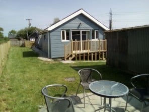Chy Yar Nissen Hut in a Farm Setting (dog friendly)